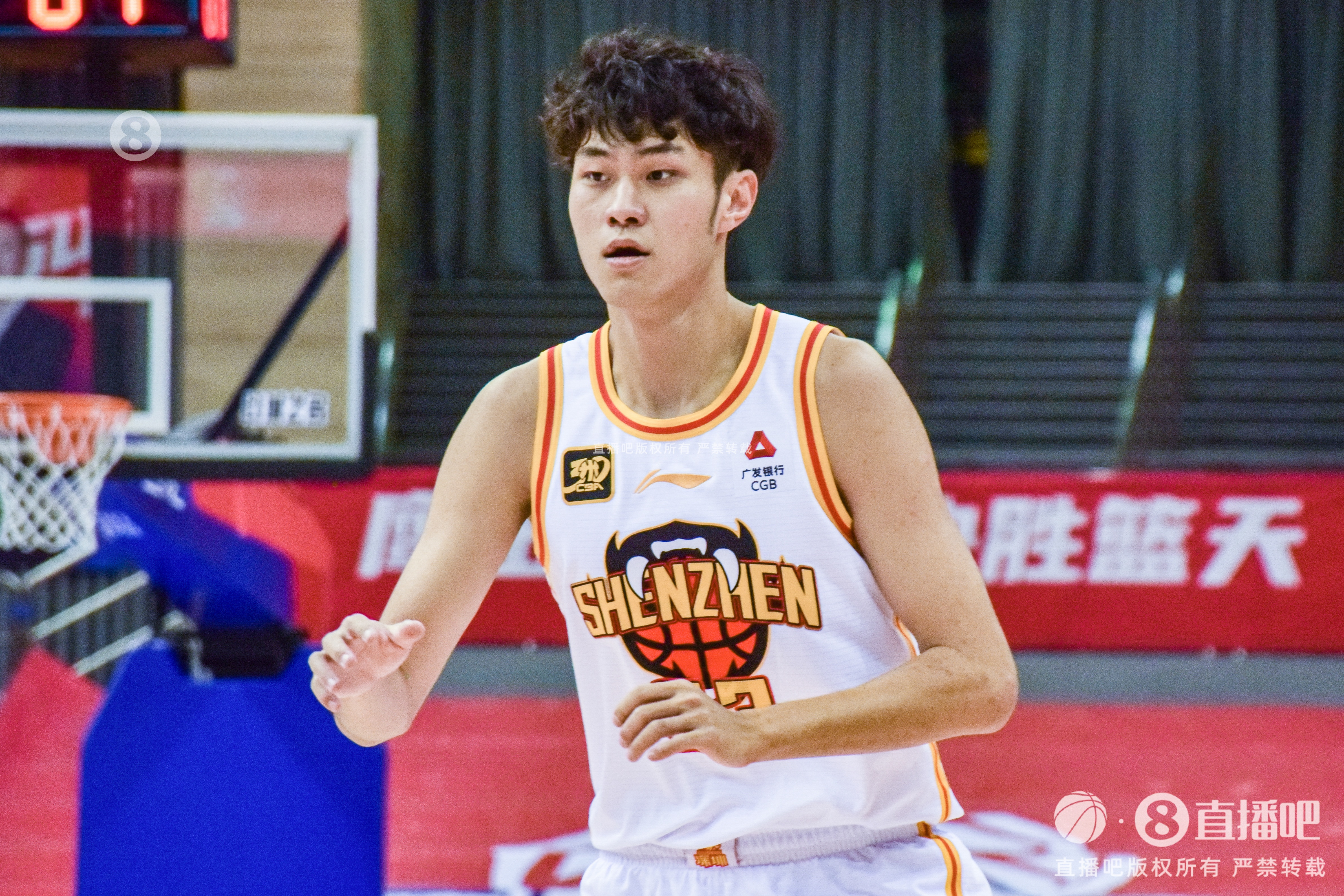 表現(xiàn)出色！王浩然14中7拿到20分3板6助2斷 正負(fù)值+30